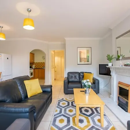 17 - Modern 2br - Sleeps 4 * Galway