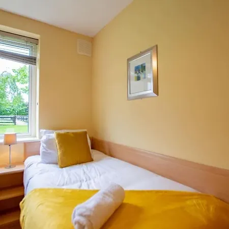 Appartement 17 - Spacious 2 Bed With Parking
