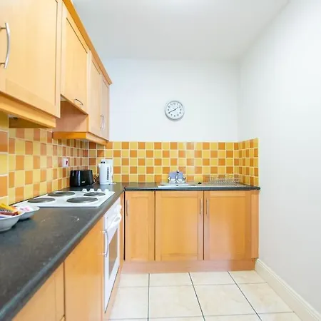 Appartement 17 - Spacious 2 Bed With Parking