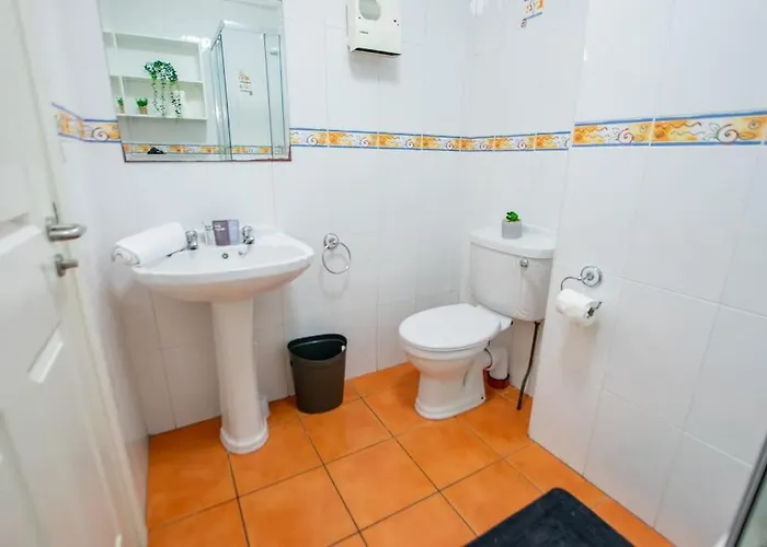 17 - Spacious 2 Bed With Parking 골웨이