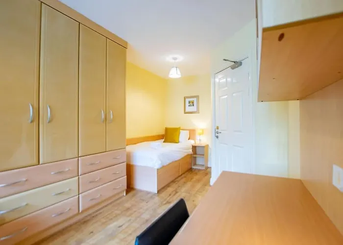 17 - Spacious 2 Bed With Parking * 골웨이