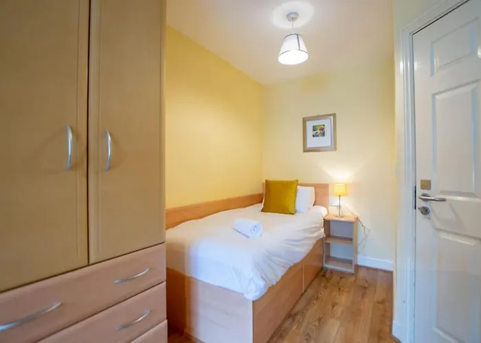 아파트 17 - Spacious 2 Bed With Parking *